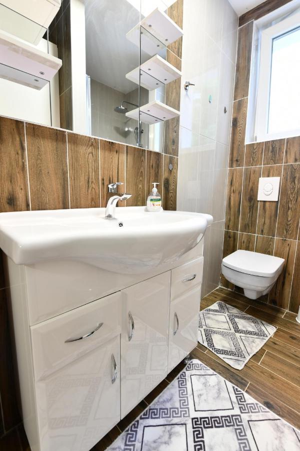 Lora Apartment Rakovica Bagian luar foto