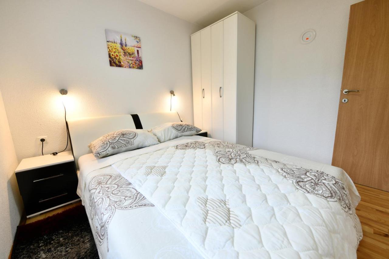 Lora Apartment Rakovica Bagian luar foto