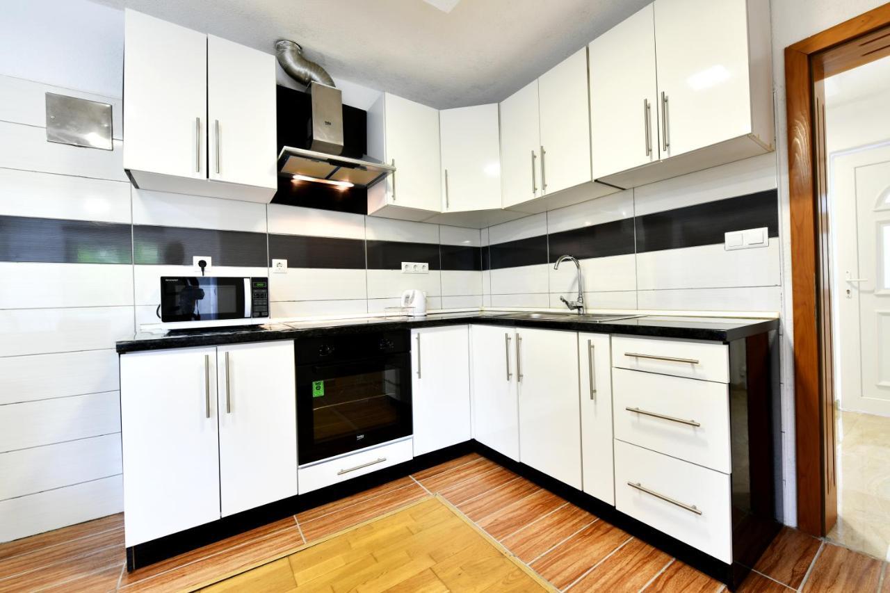 Lora Apartment Rakovica Bagian luar foto