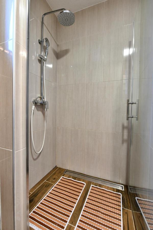 Lora Apartment Rakovica Bagian luar foto